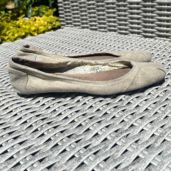 Toms Shoes - TOMS Burlap Ballet Flats in Natural